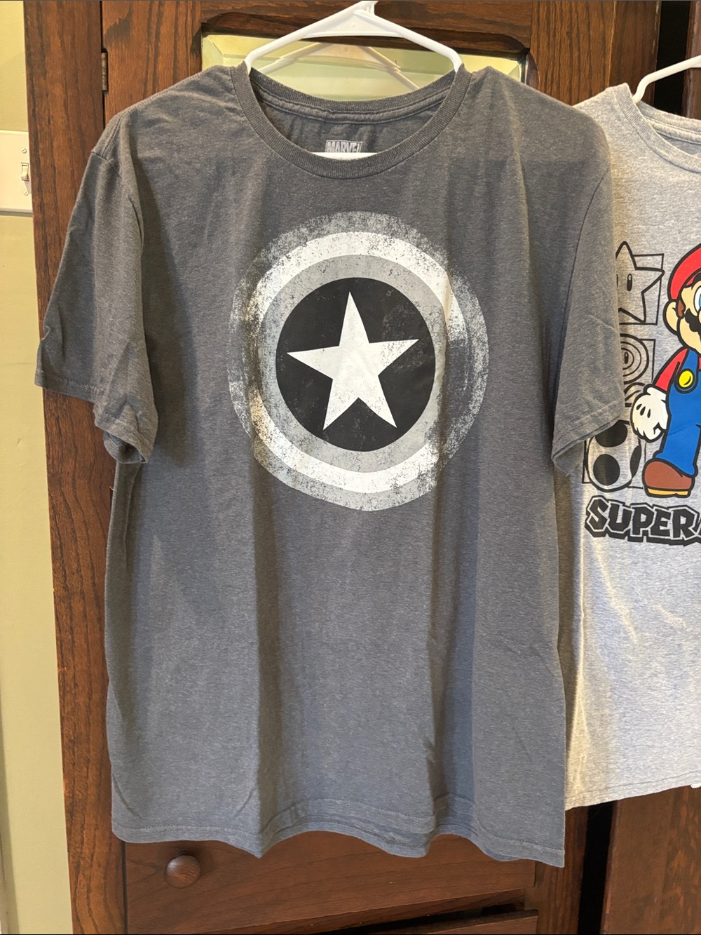 Men’s set of 3 Graphic Tees - Mario, Marvel - Picture 2 of 7